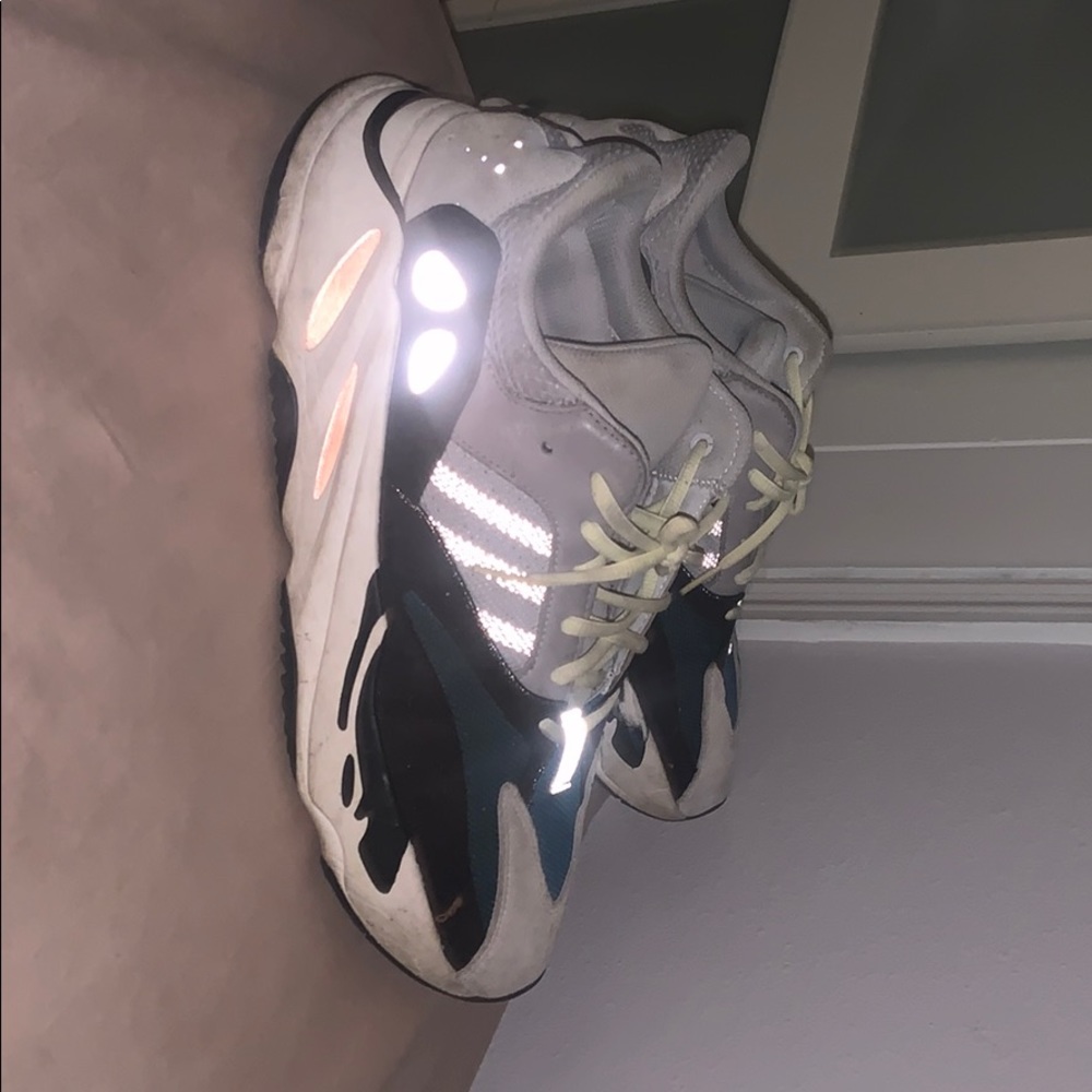 YEEZY Wave runners size 14